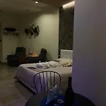 Pitta Room Suite & Private Spa
